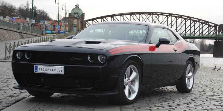 Dodger Challenger 5.7 HEMI k zapůjčení na 6, 12 nebo 24 hodin