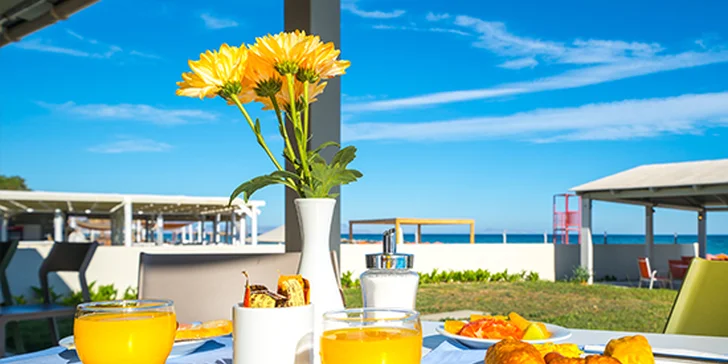 4* hotel s all inclusive přímo na pláži Adelianos Kampos nedaleko Rethymnonu