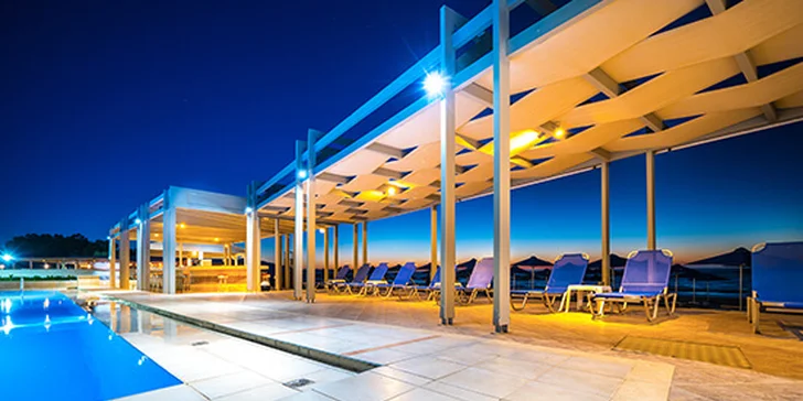 4* hotel s all inclusive přímo na pláži Adelianos Kampos nedaleko Rethymnonu