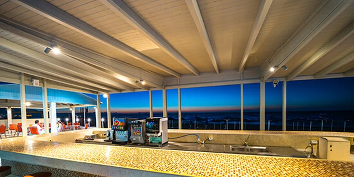 4* hotel s all inclusive přímo na pláži Adelianos Kampos nedaleko Rethymnonu