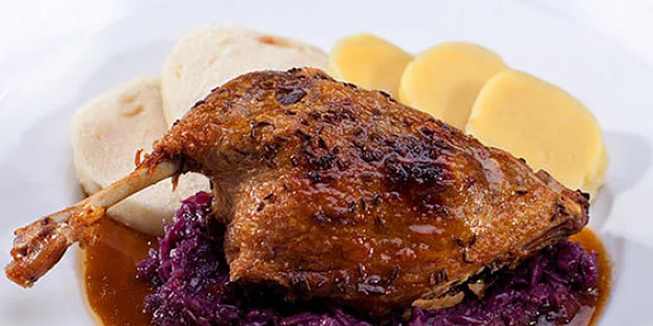 Jesenické menu pro dva: domácí paštika a půlka kachny se zelím a knedlíky