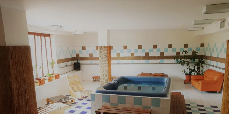 2hodinový relax v soukromém wellness s vířivkou a saunou pro dva
