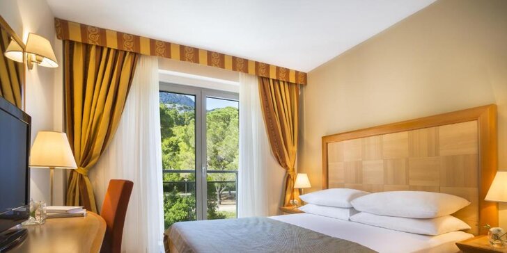 4* hotel v Orebići - skvělé pláže, vinné sklepy i možnost windsurfingu