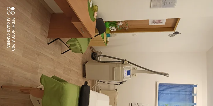 Relaxační masáž s pomocí přístroje Aerosonic proti bolestem zad i jiných částí těla: 30-50 minut či lymfatická masáž