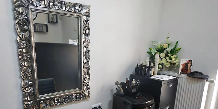 Dámský střih včetně stylingu i možnost barvení či melíru ve studiu Blanq