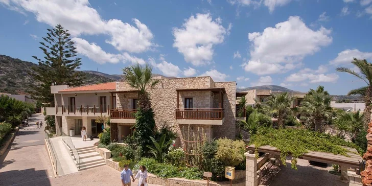 4* dovolená v oblíbeném letovisku Stalida: krásný resort u pláže, aquapark a animátoři