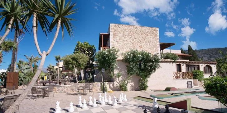 4* dovolená v oblíbeném letovisku Stalida: krásný resort u pláže, aquapark a animátoři