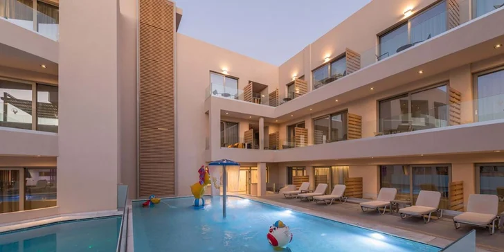 4* dovolená v oblíbeném letovisku Stalida: krásný resort u pláže, aquapark a animátoři