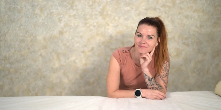 Tuhle proceduru, při které se k masáži využívají anatomicky tvarované dřevěné válečky a další pomůcky, si užijete v salonu Martiny Benešové. 