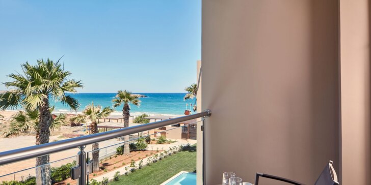 Relax na písčitých plážích 7 km od Heraklionu: hotel jen pro dospělé a s all inclusive