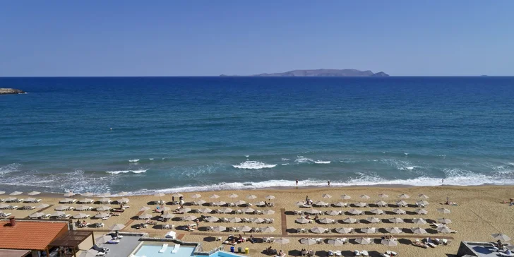 Relax na písčitých plážích 7 km od Heraklionu: hotel jen pro dospělé a s all inclusive