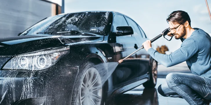 Auto jako nové: mytí karoserie, čištění interiéru i kompletní péče