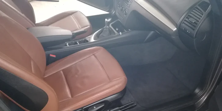 Auto jako nové: mytí karoserie, čištění interiéru i kompletní péče