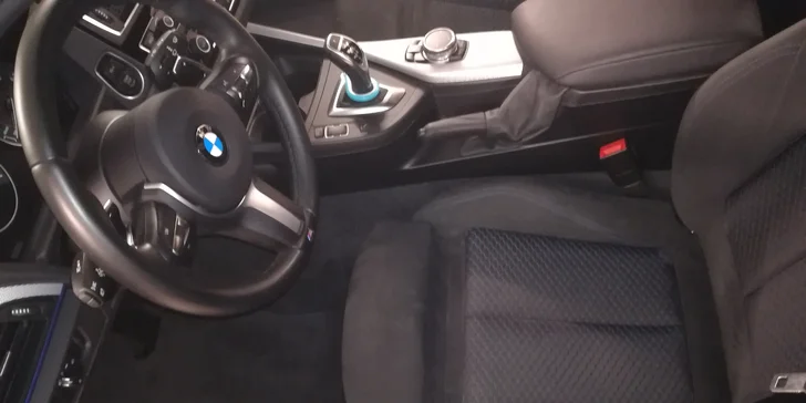Auto jako nové: mytí karoserie, čištění interiéru i kompletní péče