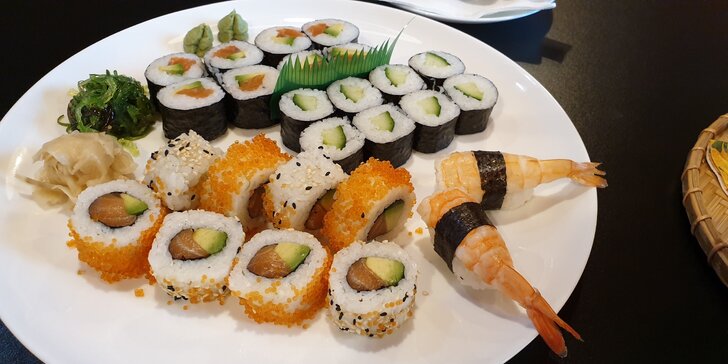Jde se na sushi: sety 26 až 44 kousků s lososem, úhořem i krevetami