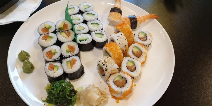 Jde se na sushi: sety 26 až 44 kousků s lososem, úhořem i krevetami