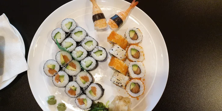 Jde se na sushi: sety 26 až 44 kousků s lososem, úhořem i krevetami