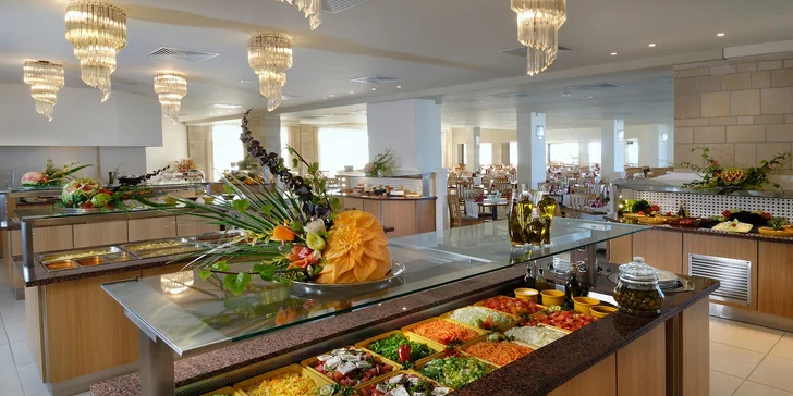 Kouzelné pláže letoviska Hersonissos. 4*+ resort s all inclusive i zázemím pro rodiny