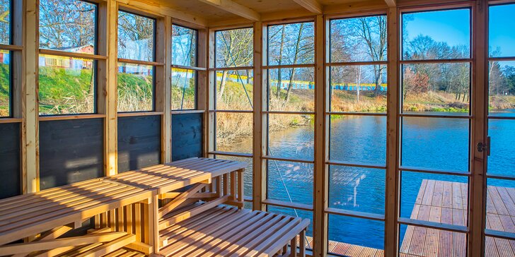 Finská sauna přímo na hladině řeky: permanentka na 10 hodinových vstupů