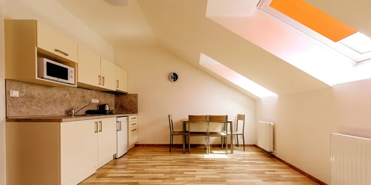 Pobyt poblíž historického centra Prahy: apartmán nebo pokoj se snídaní