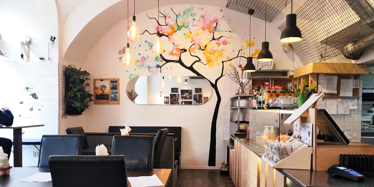 Havajský hit: poke bowl menu s lososem i krevetami, 2 předkrmy a pití pro 1 či 2 os.
