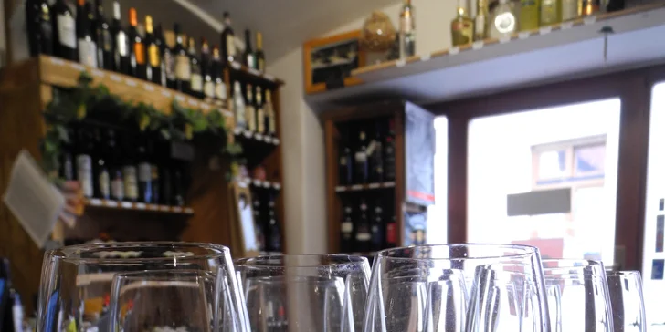 Degustace 11 stáčených italských vín pro jednu až čtyři osoby: 5 druhů