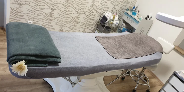 Úprava a barvení obočí či lash lifting a výživa pro zvětšení objemu řas