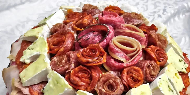 Bezlepkové slané dorty z rýžové a kukuřičné mouky s šunkovou, salámovou či sýrovou pomazánkou