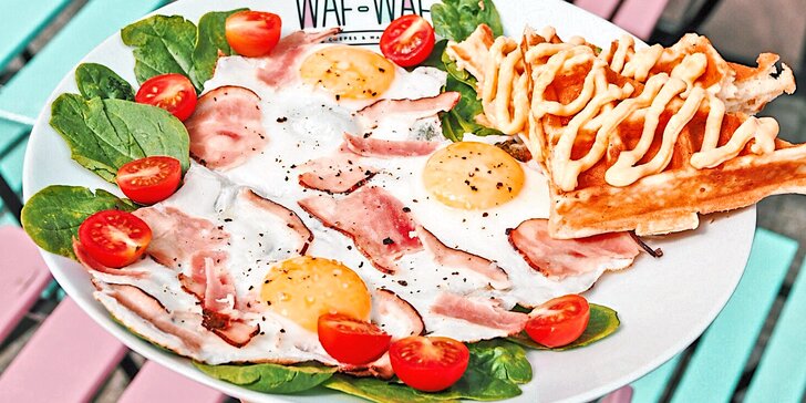 Sladká či slaná snídaně v brněnské pobočce Waf Waf: palačinky, lívance, vejce a k tomu nápoj