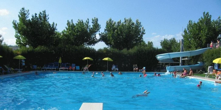 Týden ve 4* kempu na italské Palmové riviéře: vybavené bungalovy, sportovní vyžití i animační programy
