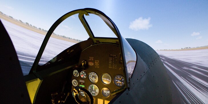 Zažijte let jako v opravdové pilotní kabině: simulátor letu Spitfire i Falcon