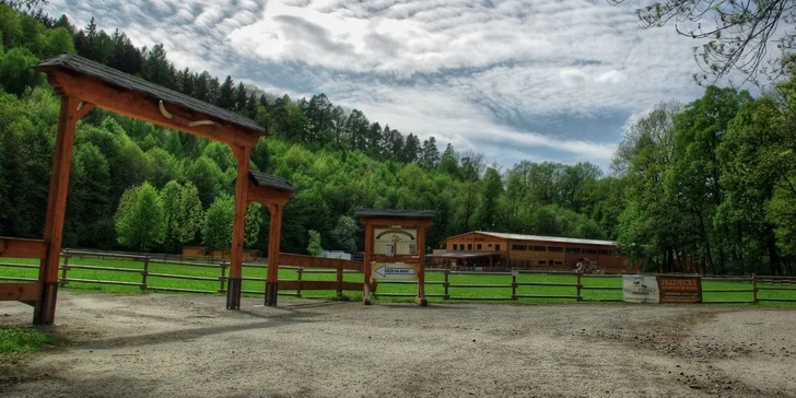 Zážitky na ranči v Beskydech až pro 4 osoby: privátní wellness, masáž nebo jízda na koni