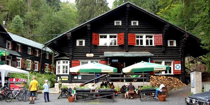 Dovolená v lesích Českého Švýcarska: pobyt s polopenzí v apartmánech či pokojích horské chaty