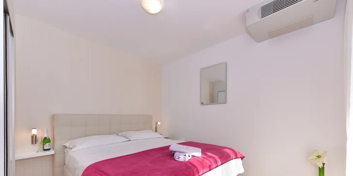 Penzion v Zadaru kousek od moře: apartmán s kuchyňkou a venkovní bazén