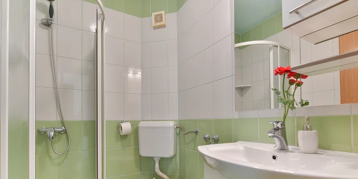 Penzion v Zadaru kousek od moře: apartmán s kuchyňkou a venkovní bazén