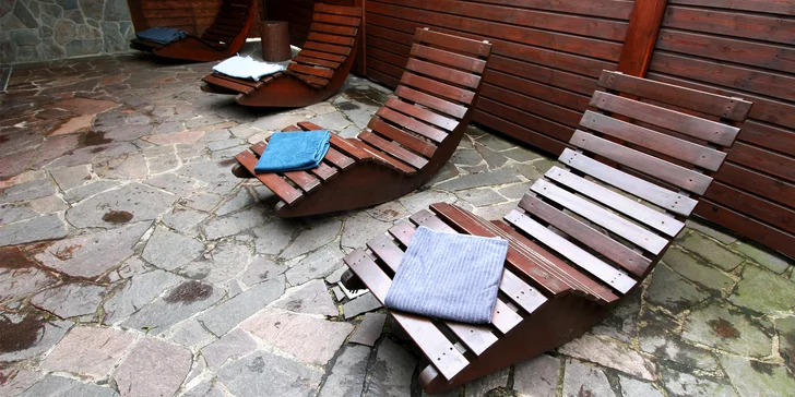 Neomezené saunování a ochlazení ve venkovním bazénku uprostřed Beskyd