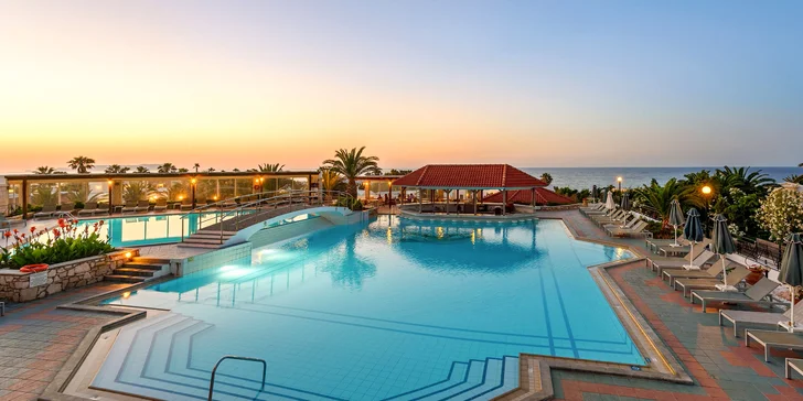 Kouzelné pláže letoviska Hersonissos. 4*+ resort s all inclusive i zázemím pro rodiny