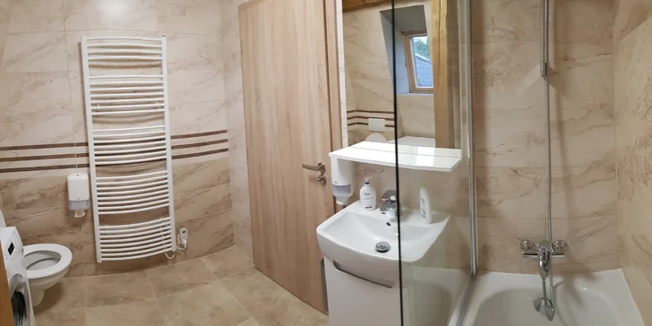 Pobyt pro dva na Kokořínsku: apartmány se snídaní, terasou i grilem a 90 minut v privátním wellness