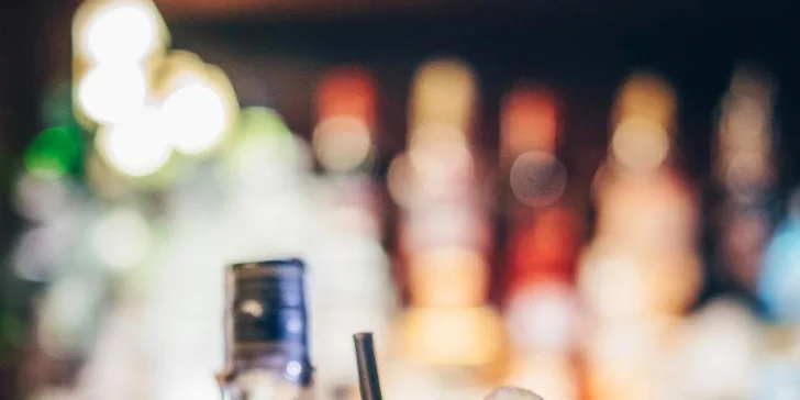 Voucher na 500, 1000 či 2000 Kč do cigar baru Cohiba Atmosphere: prémiový alkohol i koktejly