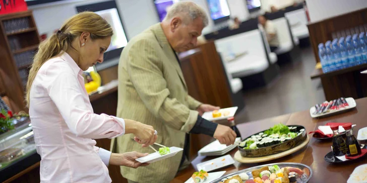 Sushi sety s 21 až 46 kousky: losos, tuňák i grilované krevety
