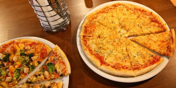 1–4 křupavé a nazdobené pizzy podle výběru na odnos s sebou
