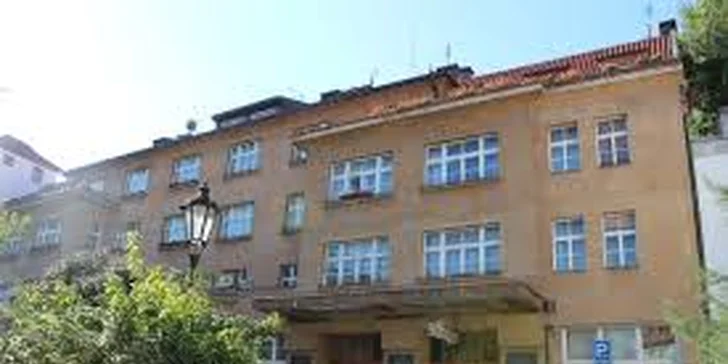 Vstupenka na divadelní představení Neslušní v Divadle Na Prádle
