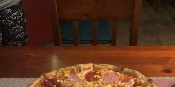Pochutnejte si na italské dobrotě: 2 nebo 4 pizzy o průměru 35 cm