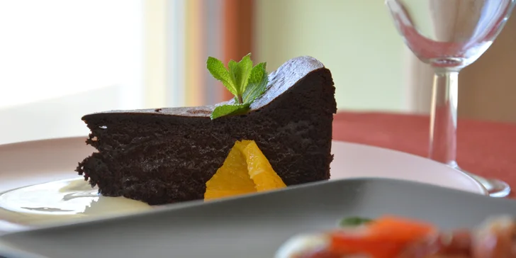 3chodové degustační menu: pečené papričky, hovězí žebra i čokoládový dort