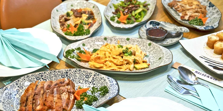 Sestavte si 4chodové čínské menu sami nebo ve dvou: kachní vejce, závitky, hovězí, kuře i dezert