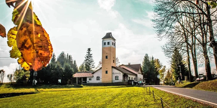 Výlet za sladkostí i rozhledem na Rašovku: palačinka s kávou nebo čajem a vstup na věž