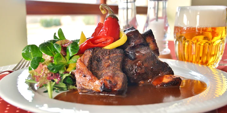 3chodové degustační menu: pečené papričky, hovězí žebra i čokoládový dort