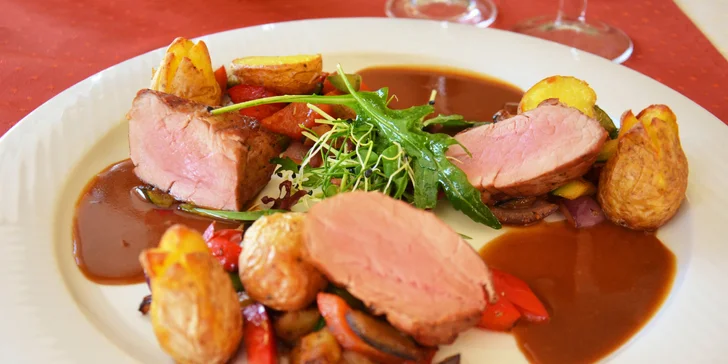 3chodové degustační menu: pečené papričky, hovězí žebra i čokoládový dort