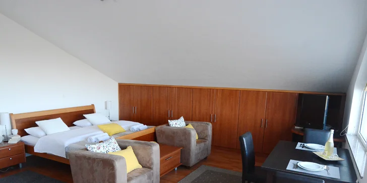 Dovolená v Chorvatsku: krásné apartmány s výhledem na moře, 100 m od pláže, bazén neomezeně