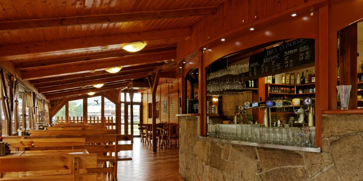 Hodina bowlingu a pizza dle výběru z menu nebo tatarák u Olešné